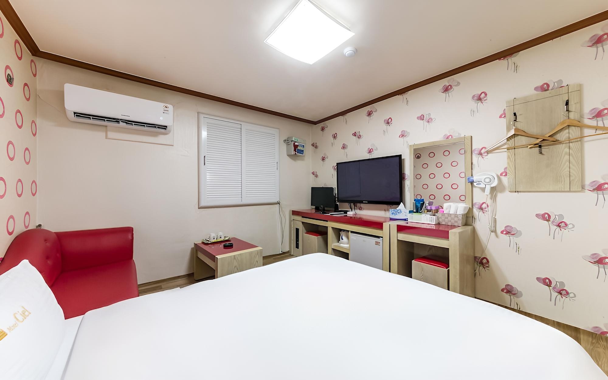 Room (Standard Room) - Photo 3