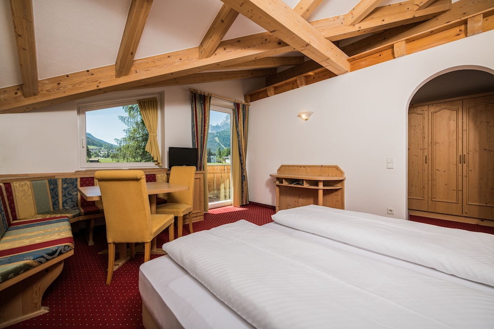 Superior Double or Twin Room photo 2