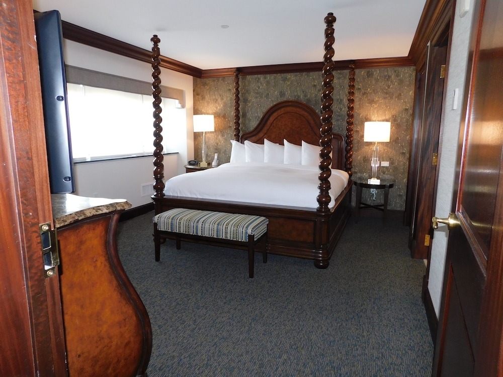 Suite, 2 Bedrooms, Kitchen
