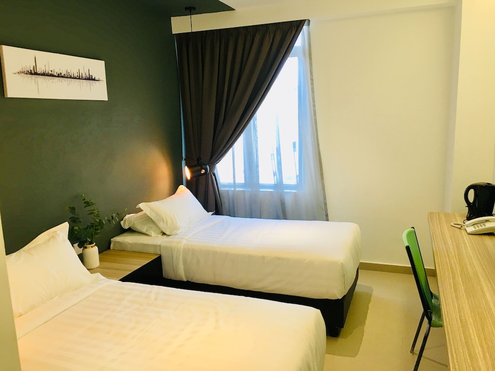 Deluxe Twin Room - Photo 10