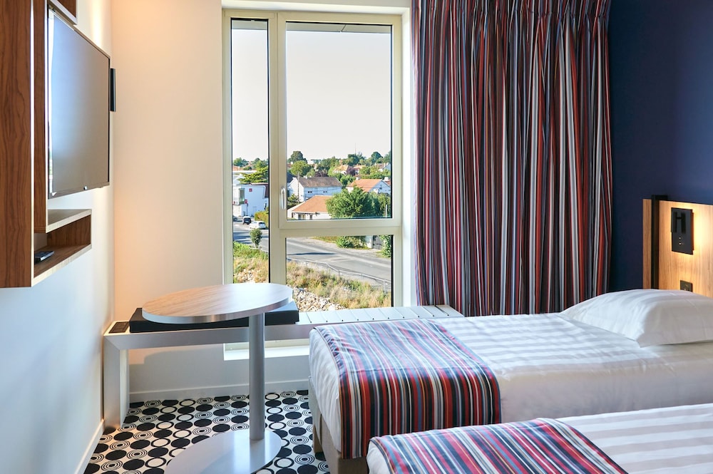 Standard Room, 2 Twin Beds - Photo 1