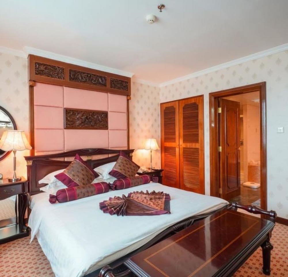 Family Suite (Traditional Chinese Style)