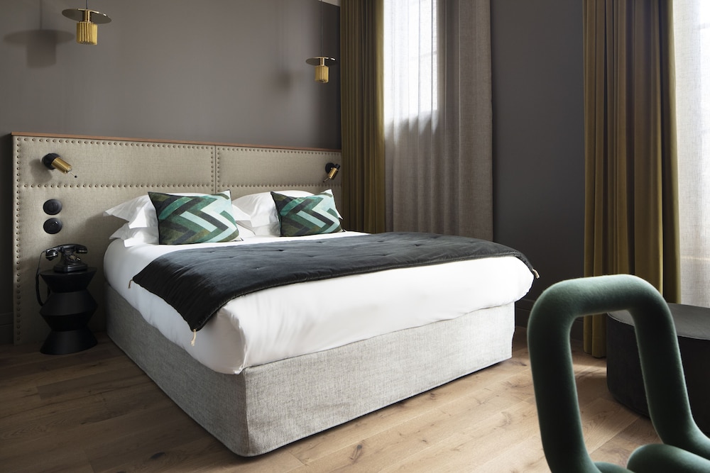 Classic Double Room, 1 Queen Bed, City View (L'Ecrin) photo 1