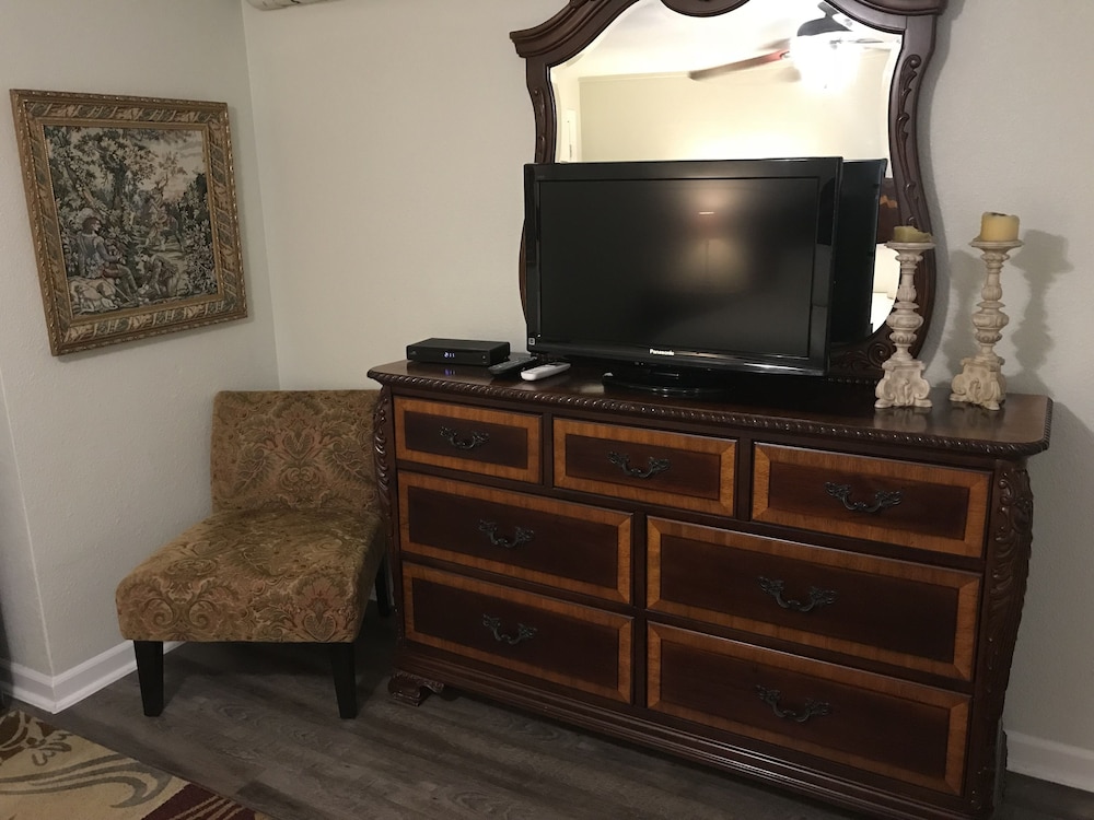 Lauren Room photo 2