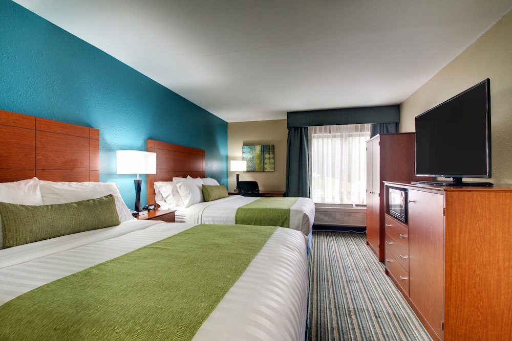 Standard Room, 2 Queen Beds, Non Smoking, Microwave - Photo 2