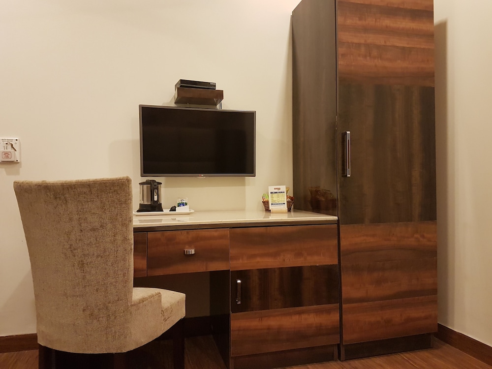Value Room - Photo 3