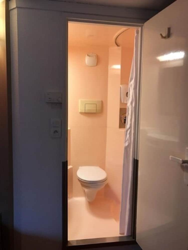 Standard Room, 1 Double Bed - Photo 5