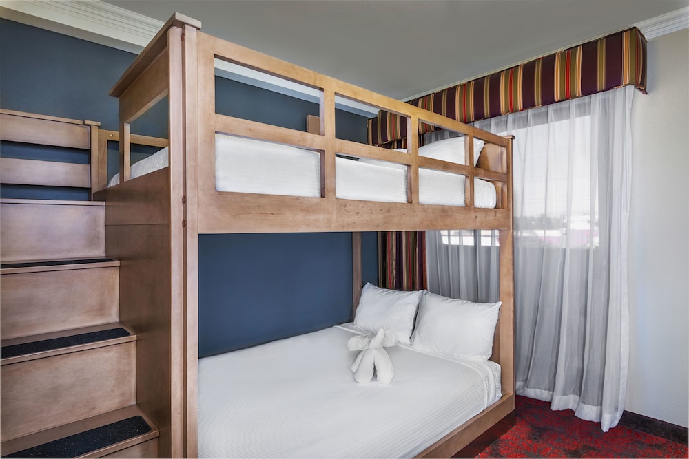 Suite, Multiple Beds photo 2