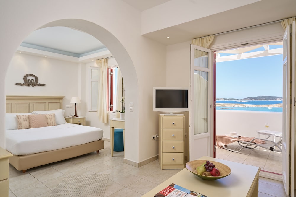 Grand Suite, 1 Queen Bed, Hot Tub, Sea View (2 Adults)