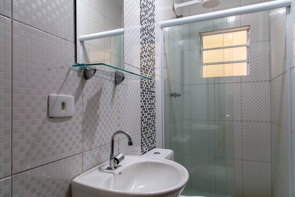 Triple Room, 3 Twin Beds photo 3