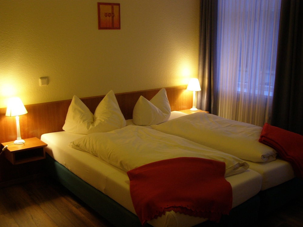 Standard Double Room, 1 King Bed, Park View