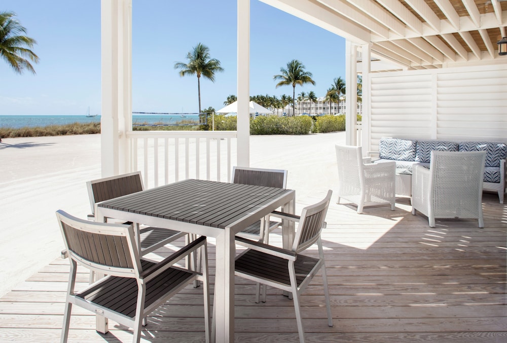 Suite, 1 Bedroom, Oceanfront (veranda, 1 King Primary/1 Queen Sofa)