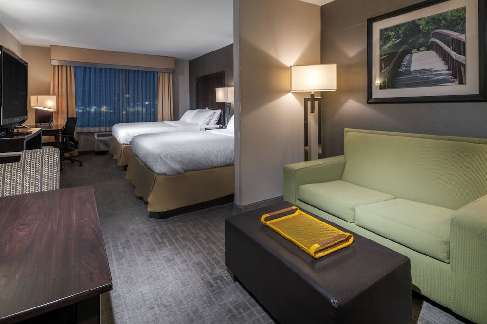 Suite, 2 Queen Beds - Photo 1