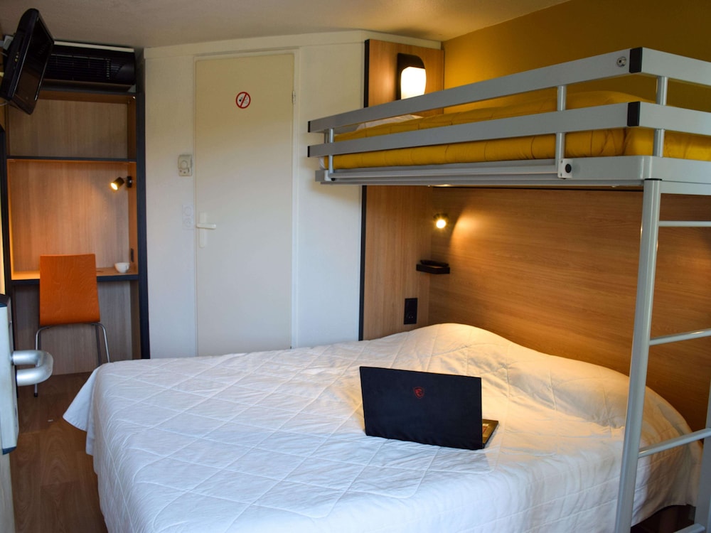 Standard Room, 3 Twin Beds photo 1