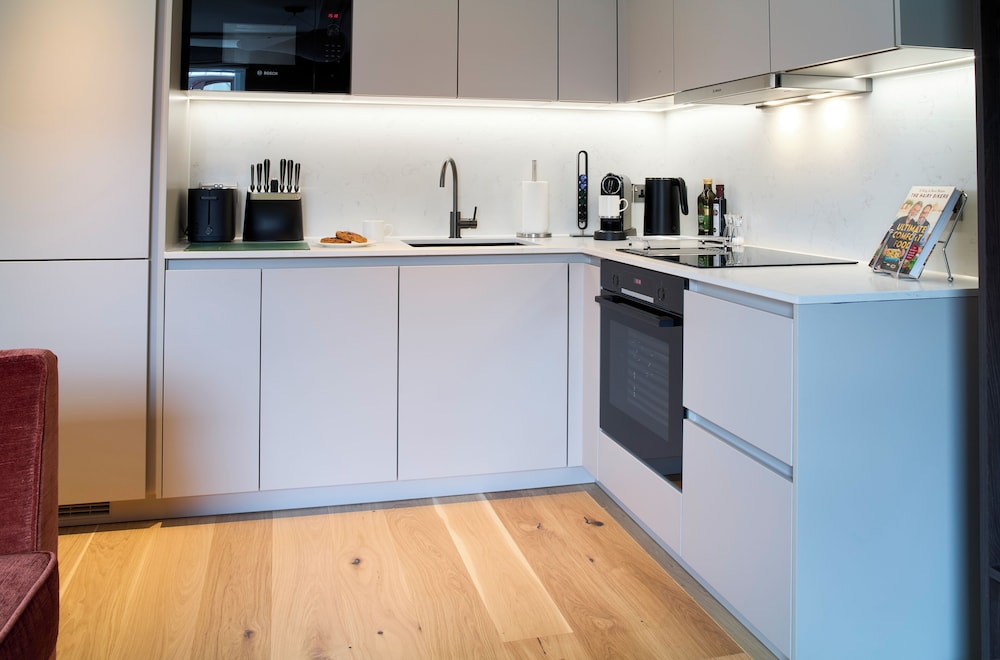 Luxury Open Plan One Bedroom Apartment photo 3