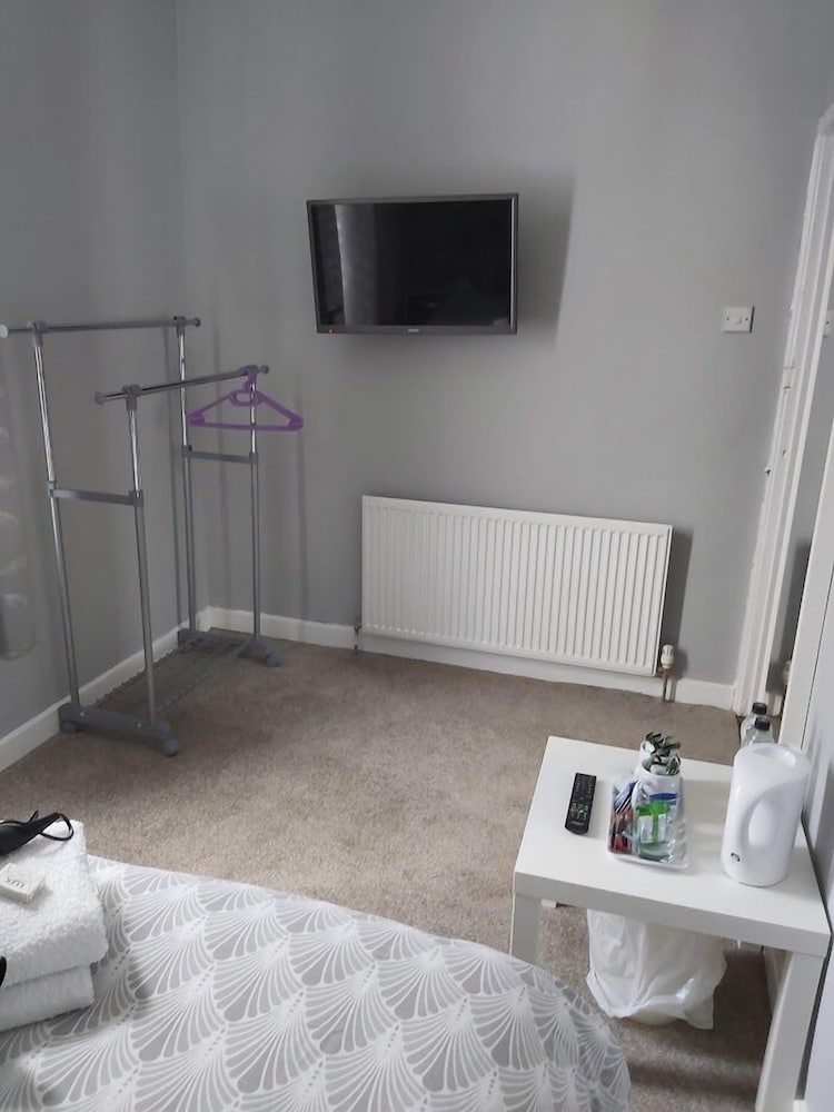 Double Room (Shared Bathroom) photo 3