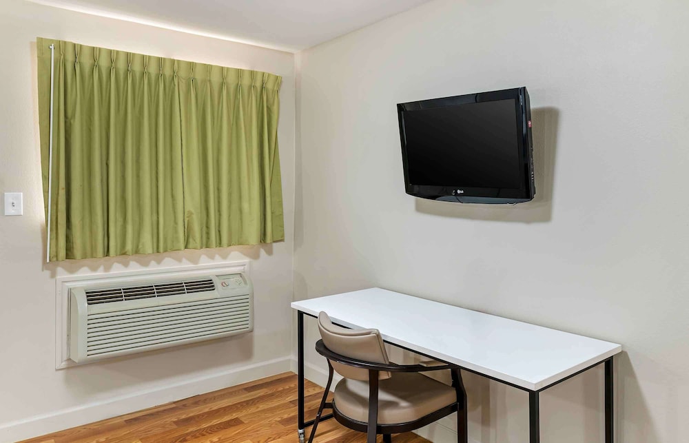 Studio, 1 King Bed, Non Smoking - Photo 5