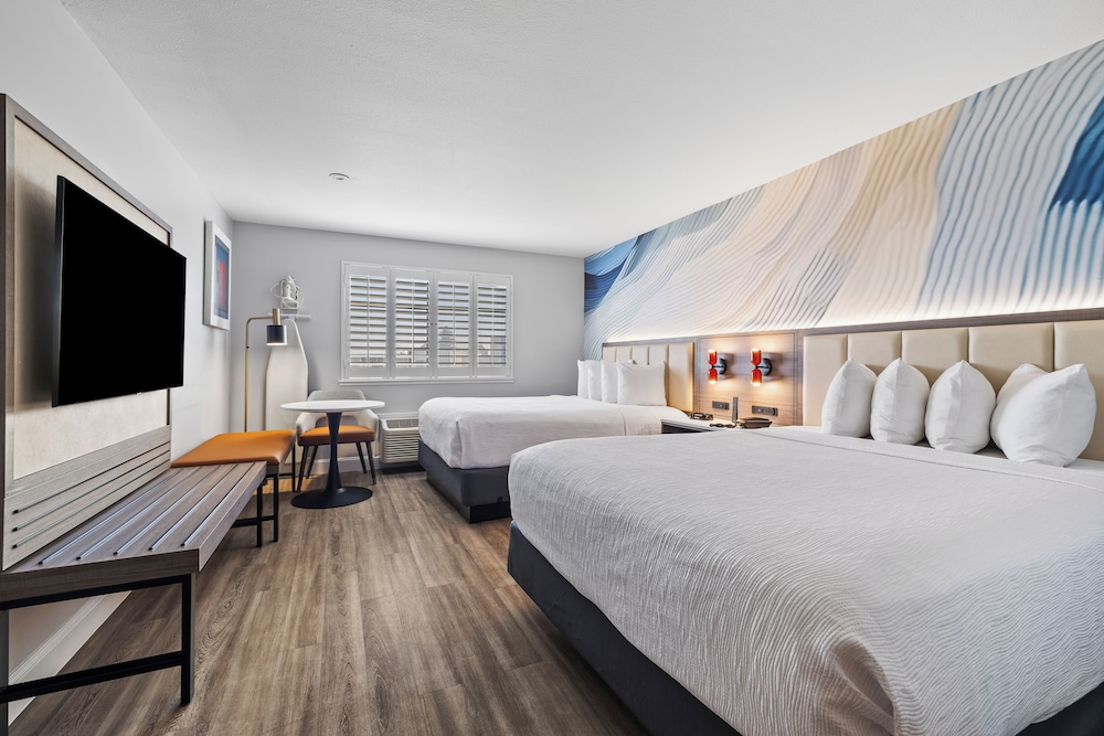 Standard Room, 2 Queen Beds, Accessible - Photo 1