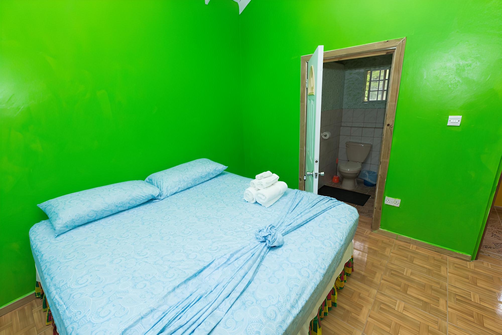 Deluxe Double Room with Balcony (Mountain View) photo 3