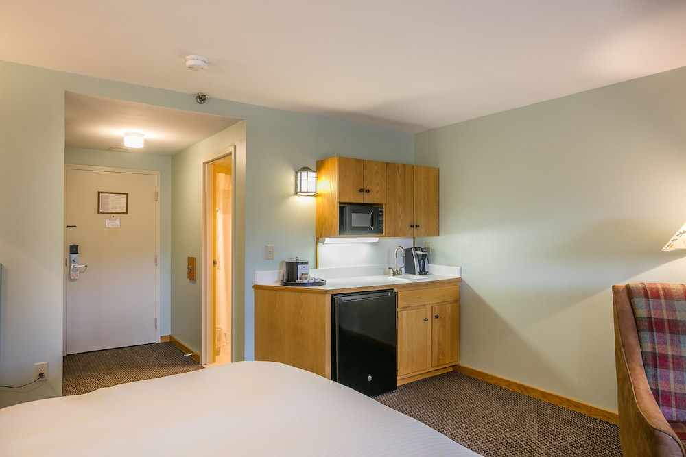 Superior Room, 2 Queen Beds - Photo 3
