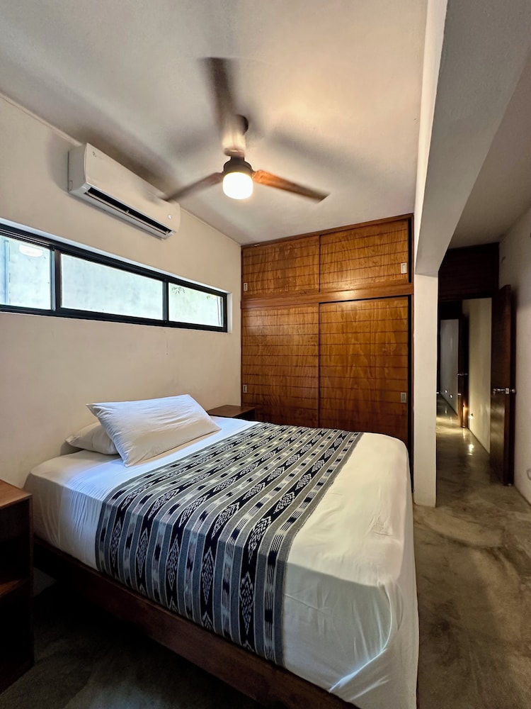Comfort Studio, Courtyard View