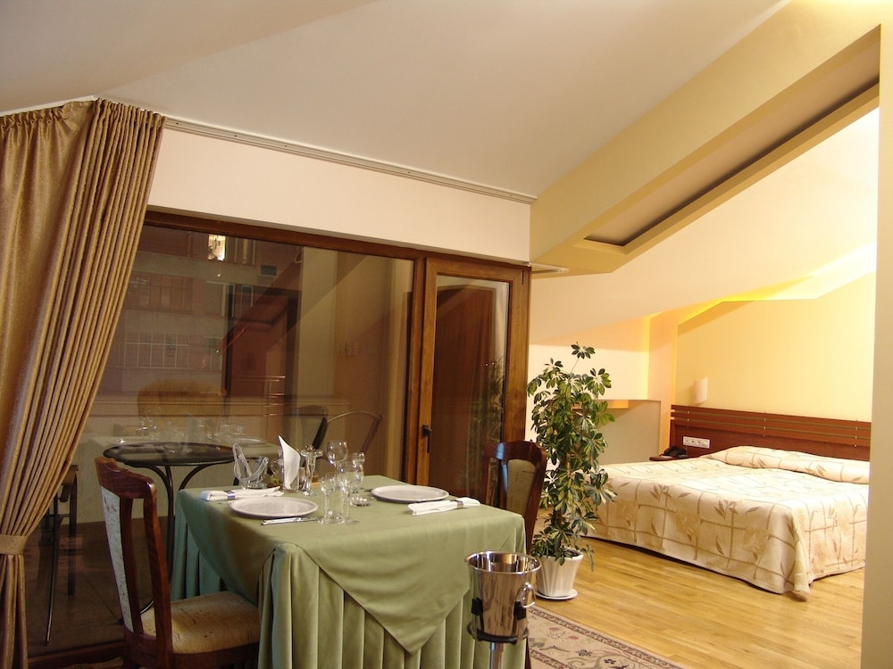 Studio Suite photo 1
