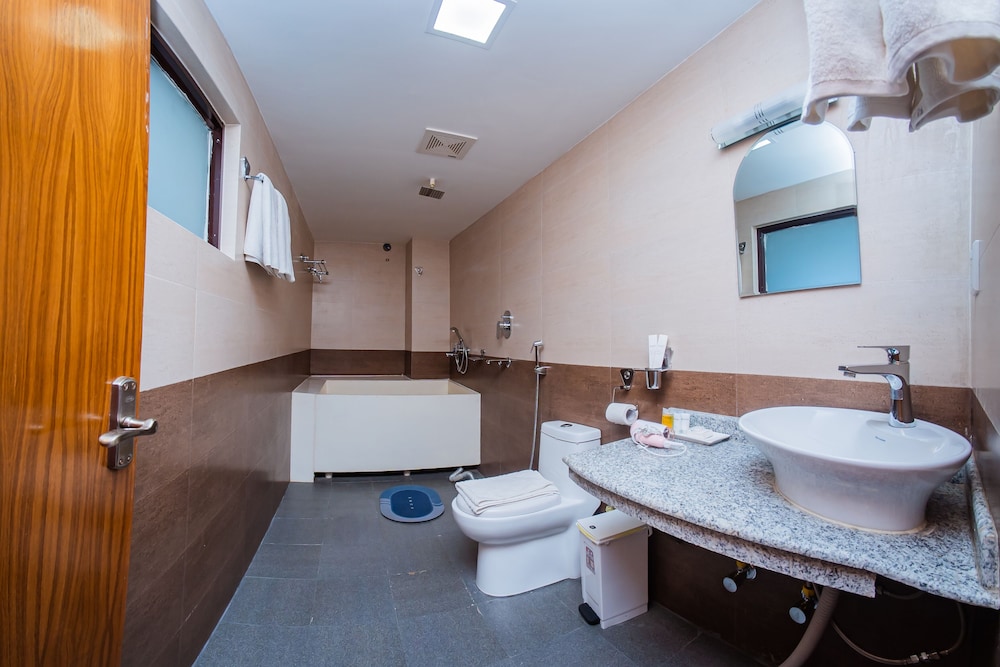 Standard Suite, Lake View - Photo 9