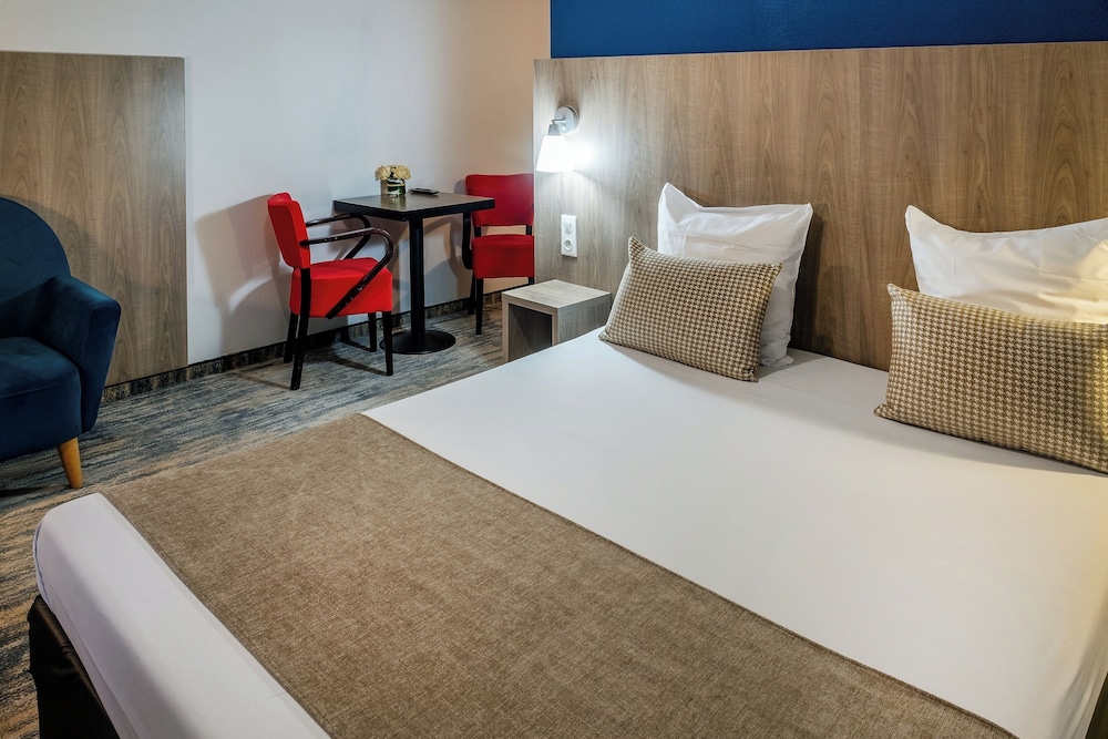 Suite - Photo 5
