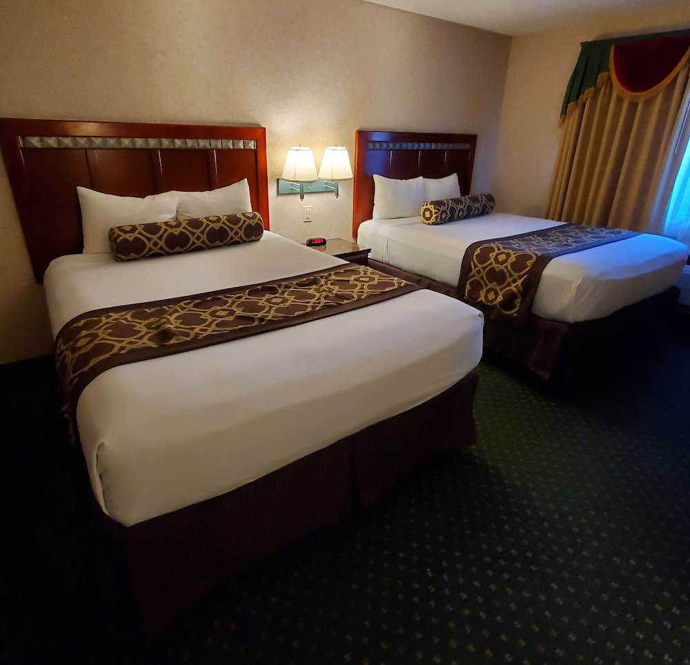 Standard Room, 2 Queen Beds, Non Smoking photo 1