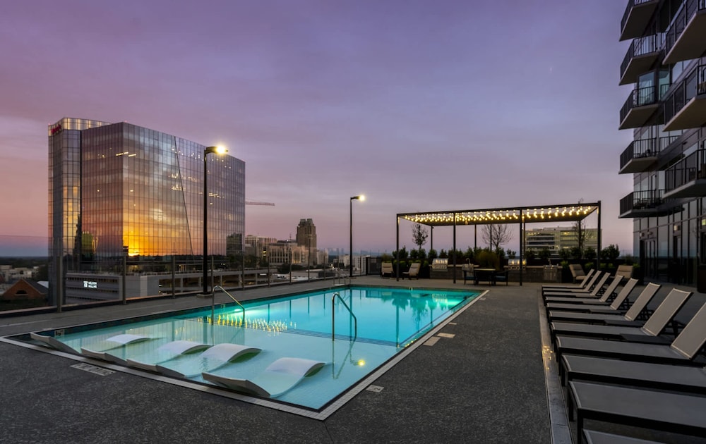 High-Rise Apt Raleigh Free Parking & Sunset View 2, Bilde 50