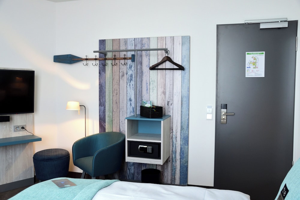 Standard Room, 1 Queen Bed (Annex)