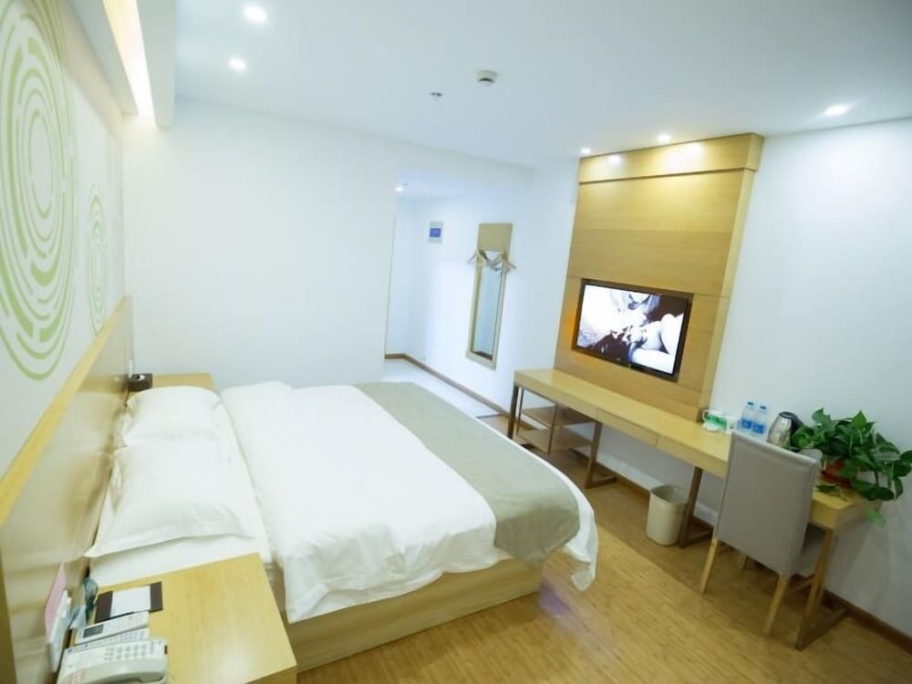 Double Room (1.5m bed) photo 2