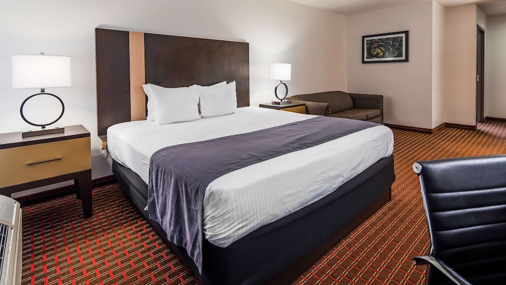 Standard Room, 1 King Bed, Accessible, Non Smoking