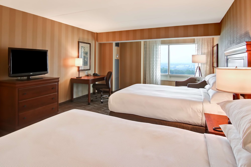 Spacious Room, 2 Queen Beds, High Floor River View