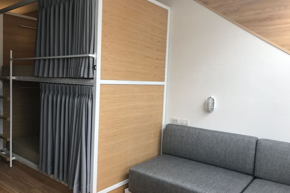 10 Beds Female Dorm photo 2