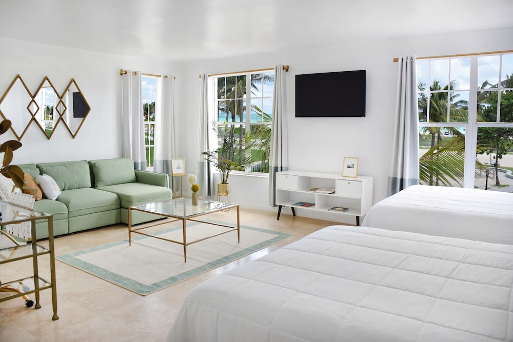 Premium Studio Suite, 2 Queen Beds - Photo 1