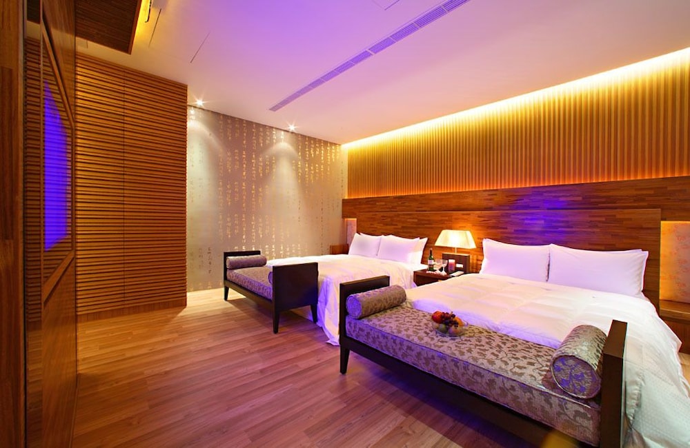 Deluxe Quadruple Room, 2 Queen Beds