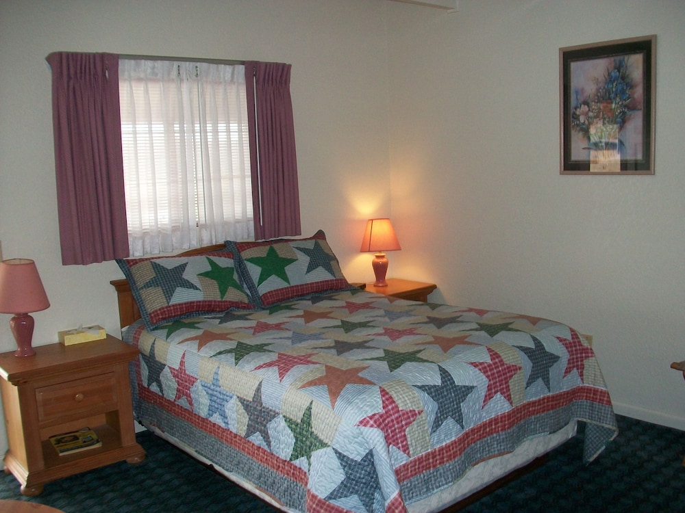 Standard Room, 1 Queen Bed, Accessible photo 1