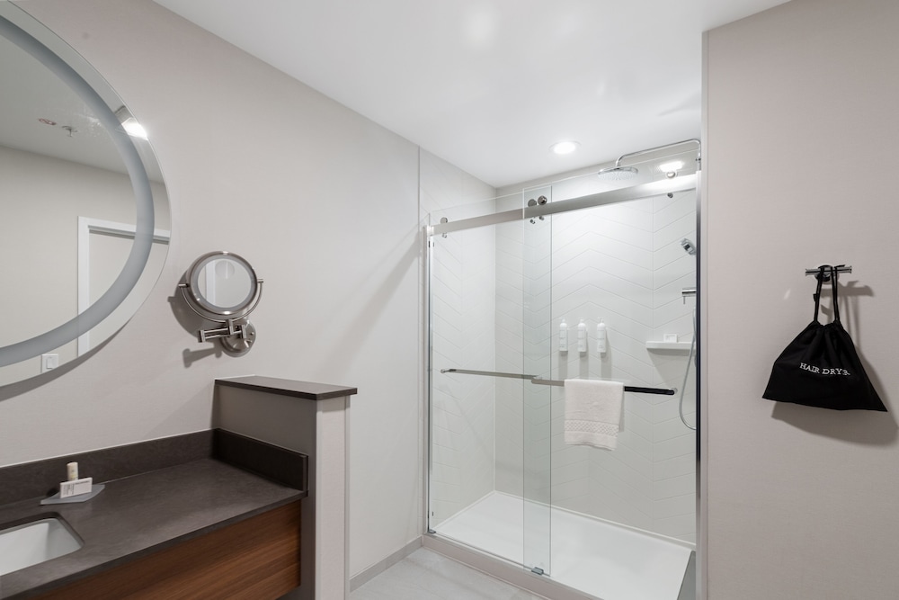 Suite, Multiple Beds - Photo 5