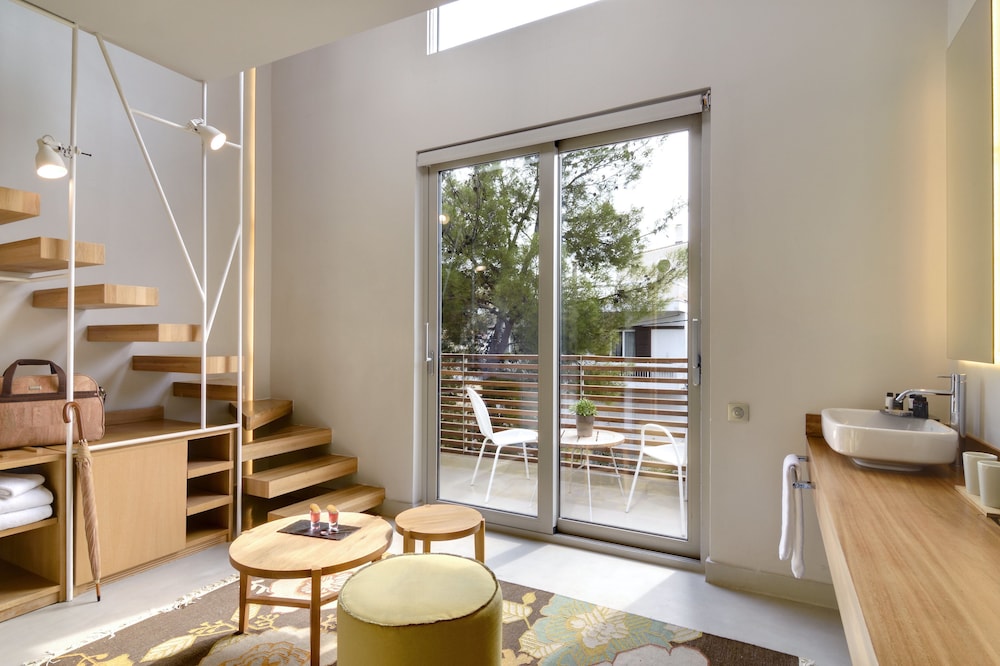 Loft Suite - Photo 14
