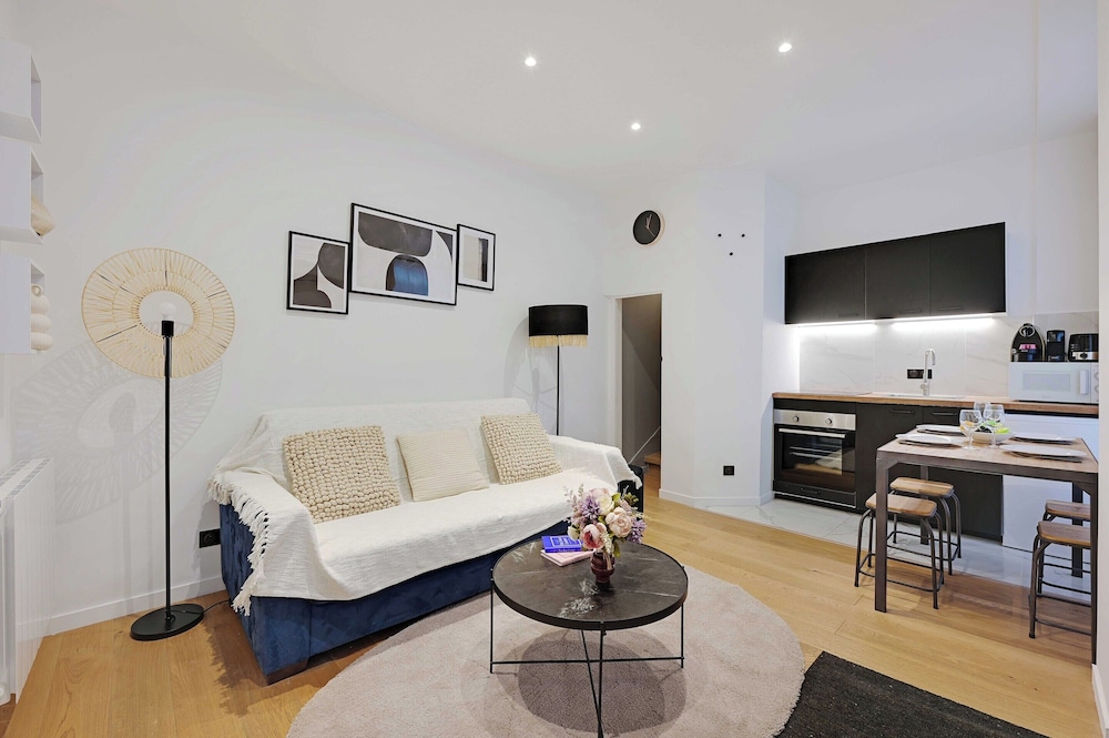 Apartment photo 1