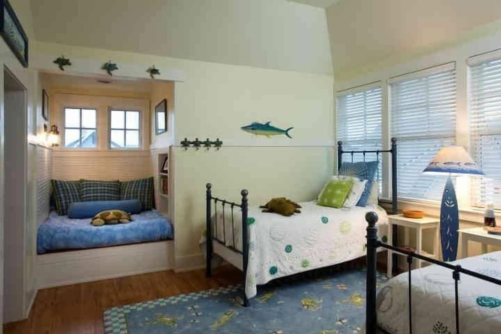 Family House, 4 Bedrooms, Ocean View, Sea Facing photo 2