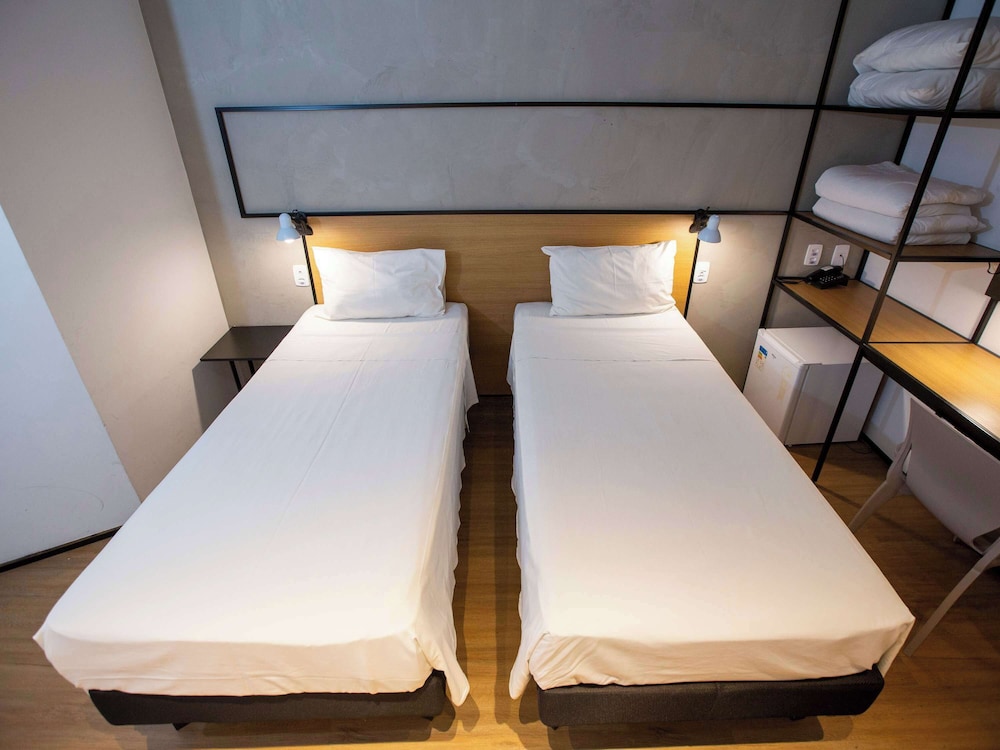 Standard Room, 2 Twin Beds photo 2