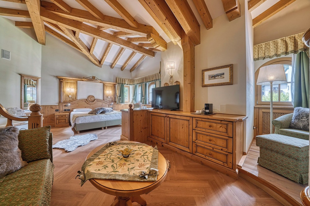 Romantic Studio Suite photo 2