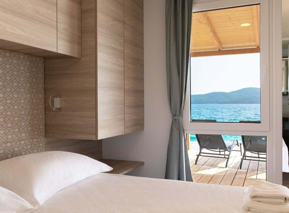 Deluxe mobile home with sea view and Aquapark entrance