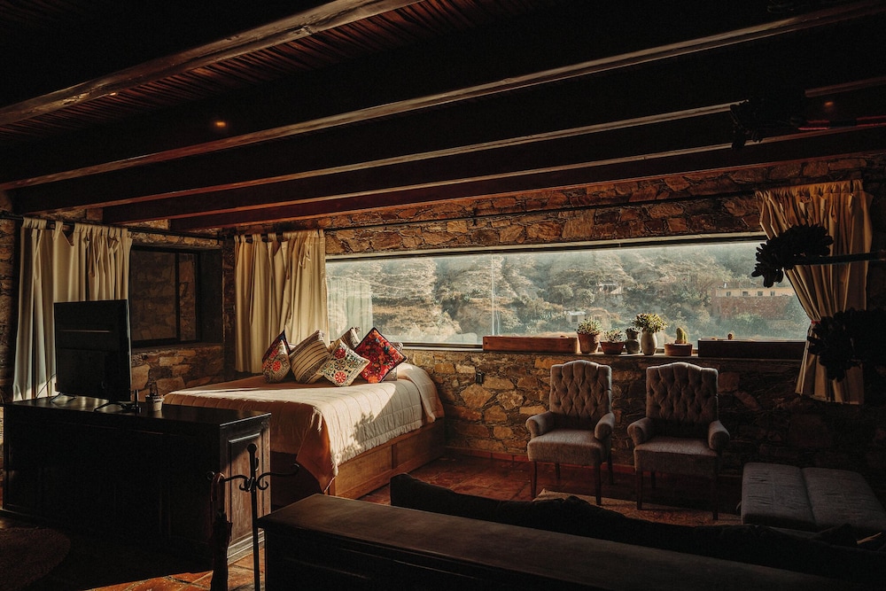 Junior Room, 1 Bedroom, Bathtub, Mountain View photo 3