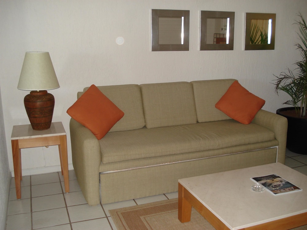 Ambassador Suite - Photo 6