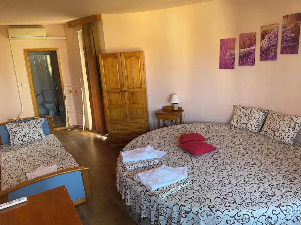 Economy Room photo 1