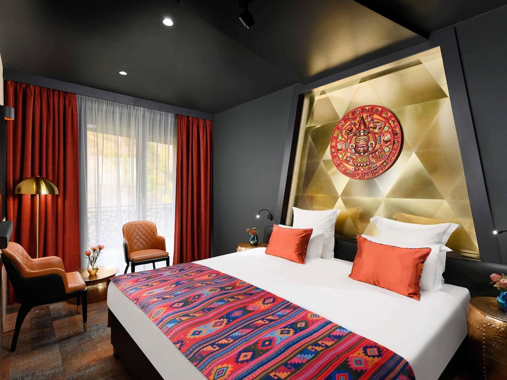 Superior Suite, 1 King Bed - Photo 1