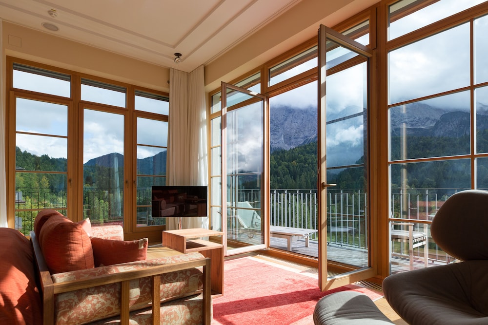Summit Suite Retreat photo 3